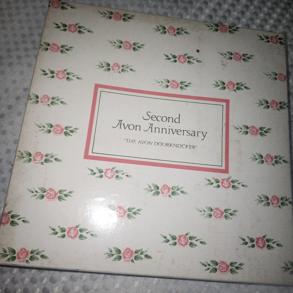 VINTAGE AVON EUC SECOND   ANNIVERSARY PLATE THE  DOORKNOCKERS COLLECTORS EDI…